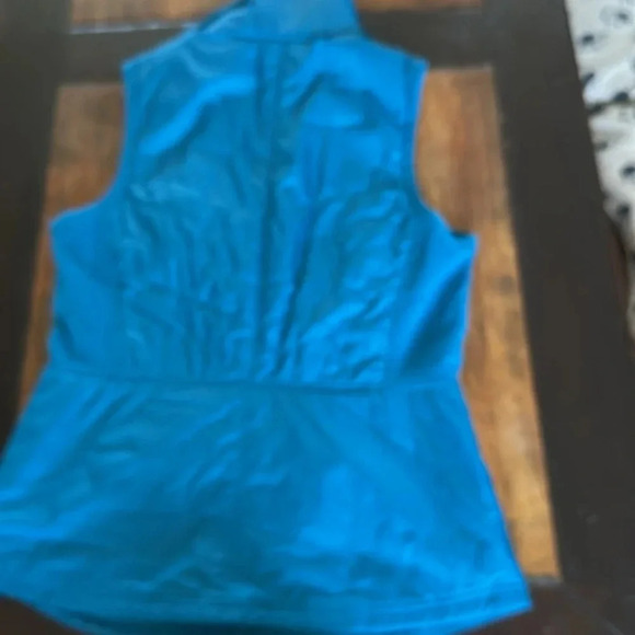 Free with bundle! Columbia zip up vest jacket size Small EUC - Picture 5 of 5